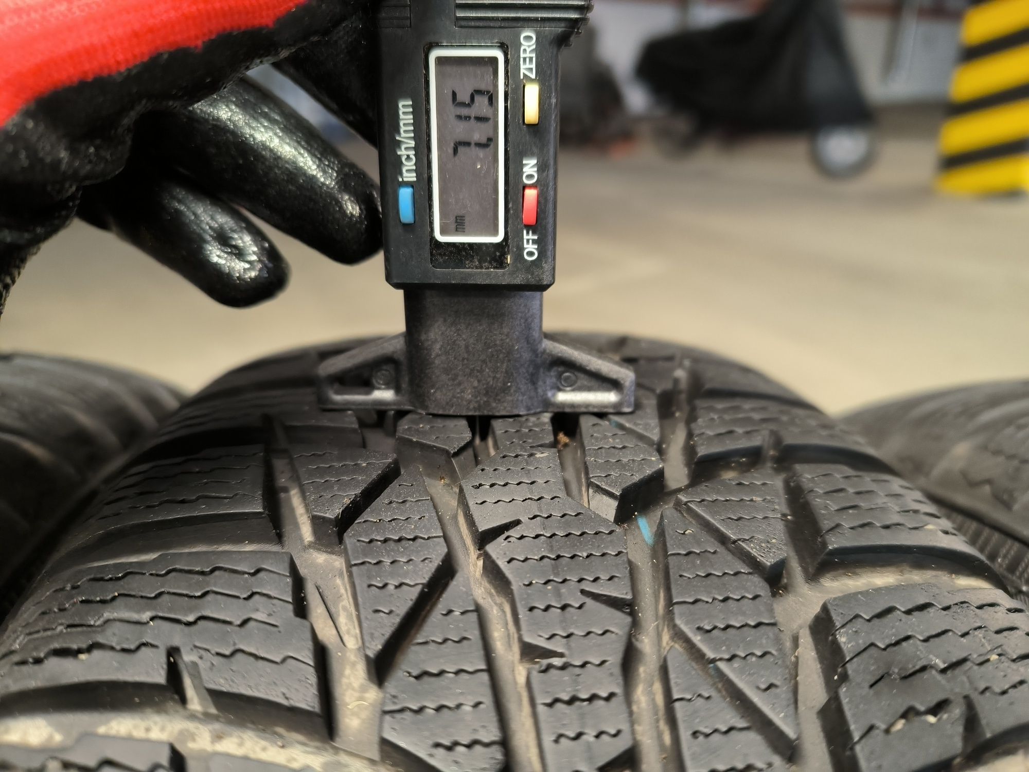 Opony Nokian 185/65/15 dot 3321 zima 7mm
