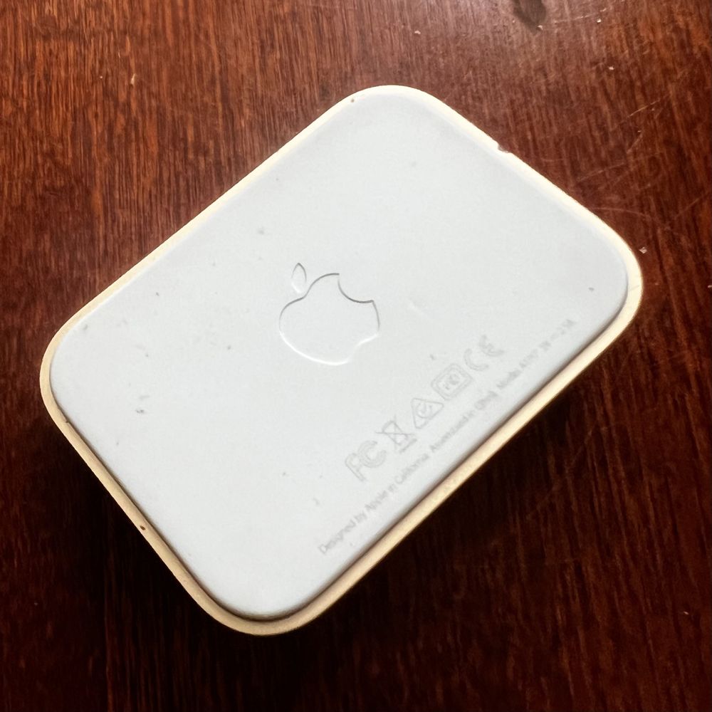 Apple iPhone Lightning Dock/ Stand stan bardzo dobry