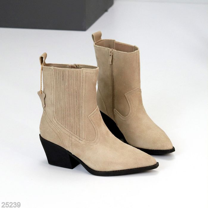 Стильні бежеві козаки, натуральний замш