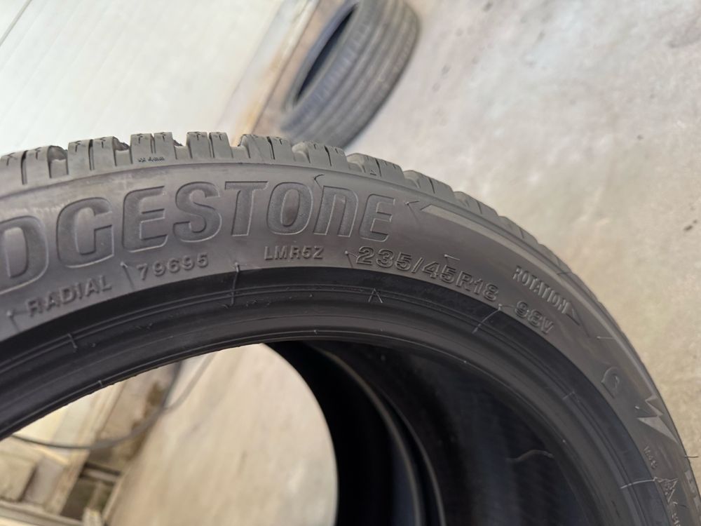 Opony zimowe Bridgestone Blizzak Lm005 235/45R18 8mm dot 3821