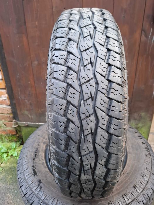 Komplet opon letnich Toyo A/T Plus Open Country 195/80R15