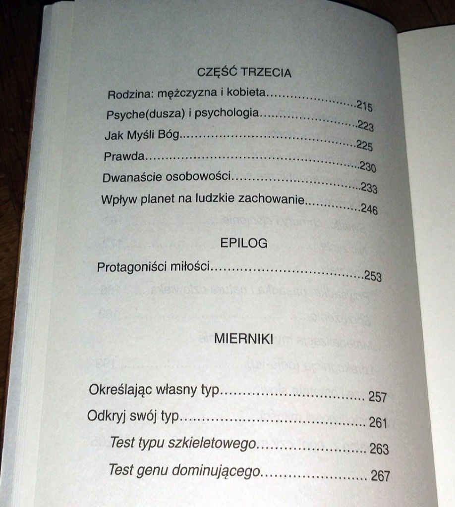 PASCHALIDES Kiedy człowiek spotyka siebie samego Tri Anthropo Type