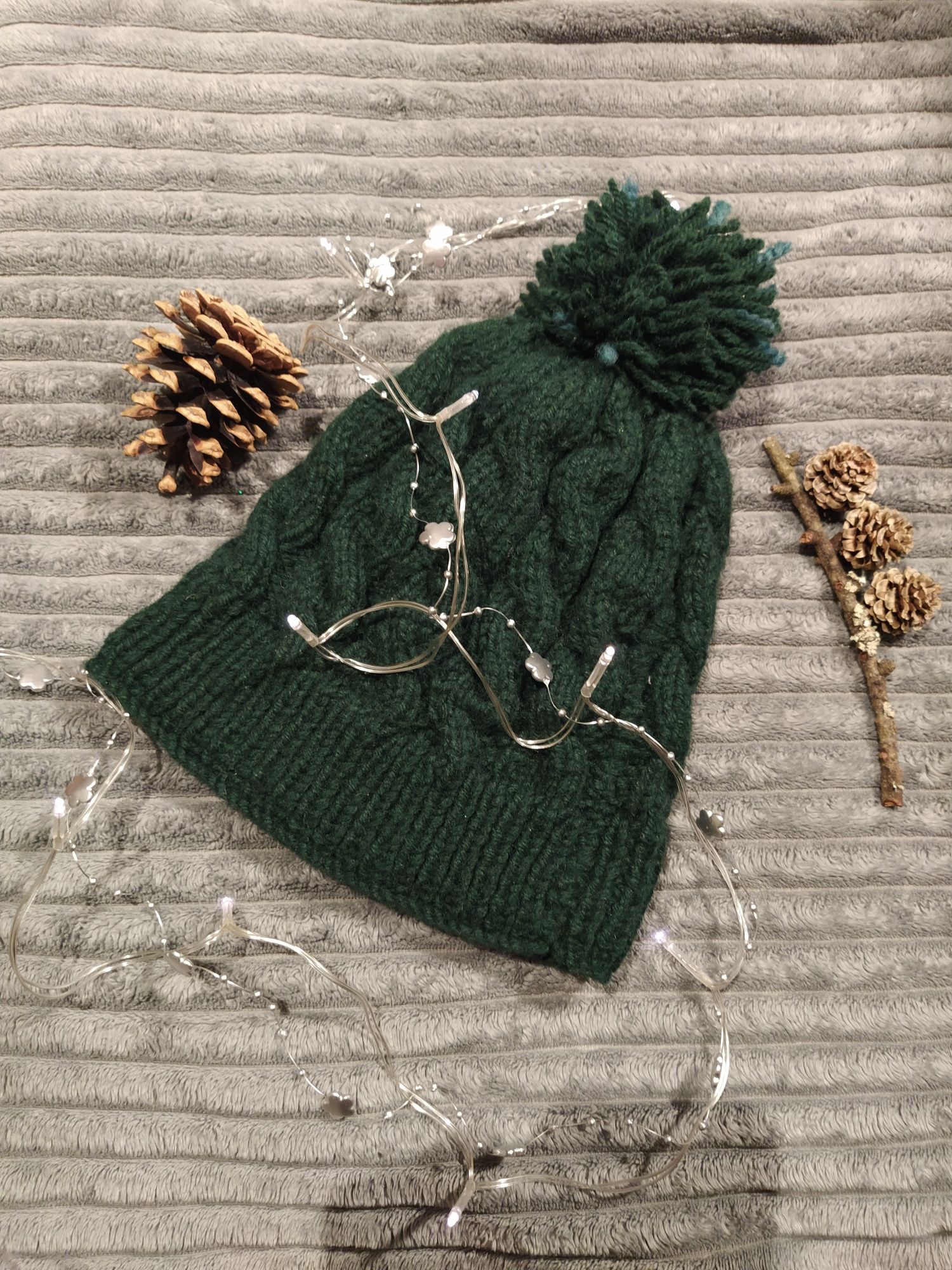 Zielona czapka handmade