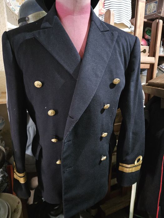 Casaco militar em bom estado