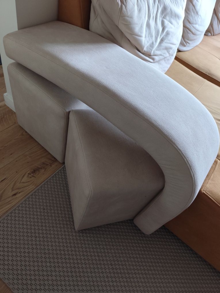 Sofá com chaise-long