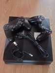 Konsola PlayStation 4 + 2 kontrolery + okablowanie