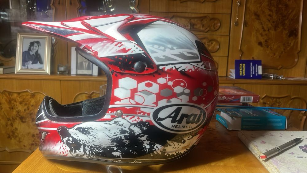 Мотошлем кроссовий Arai p.M карбон