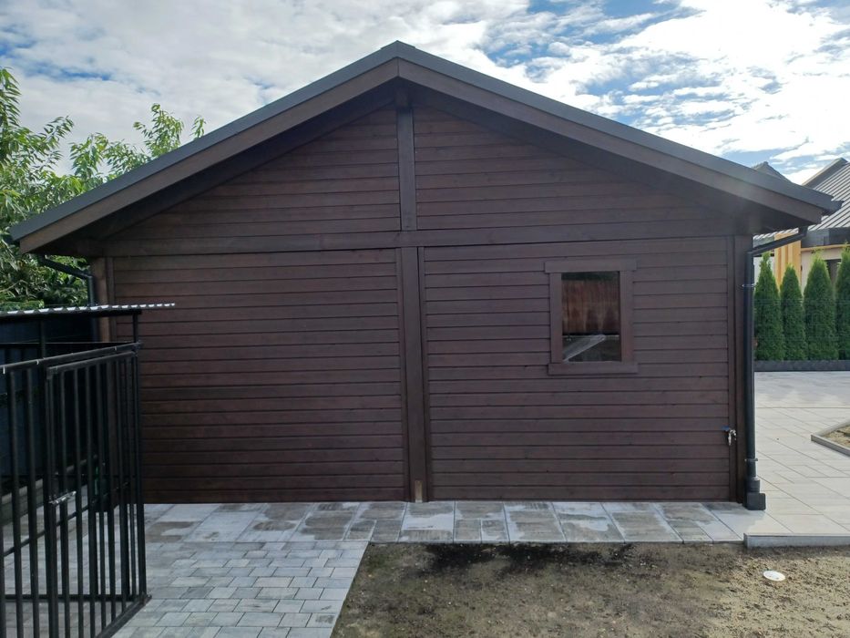 Wiata z domkiem ogrodowym