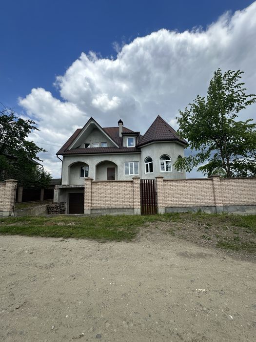 Продається будинок в с. Угорники