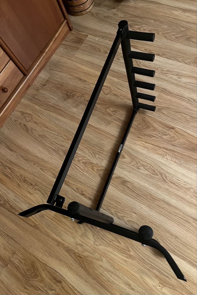 Suporte para cinco guitarras