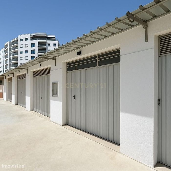 Garagem/box em Vialonga com 24m2.