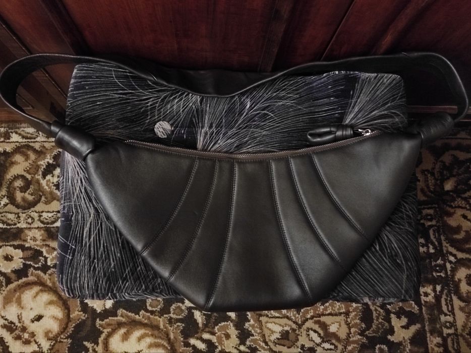 Кожаная сумка шоколад в стиле lameire Croissant Bag Dark Chocolate