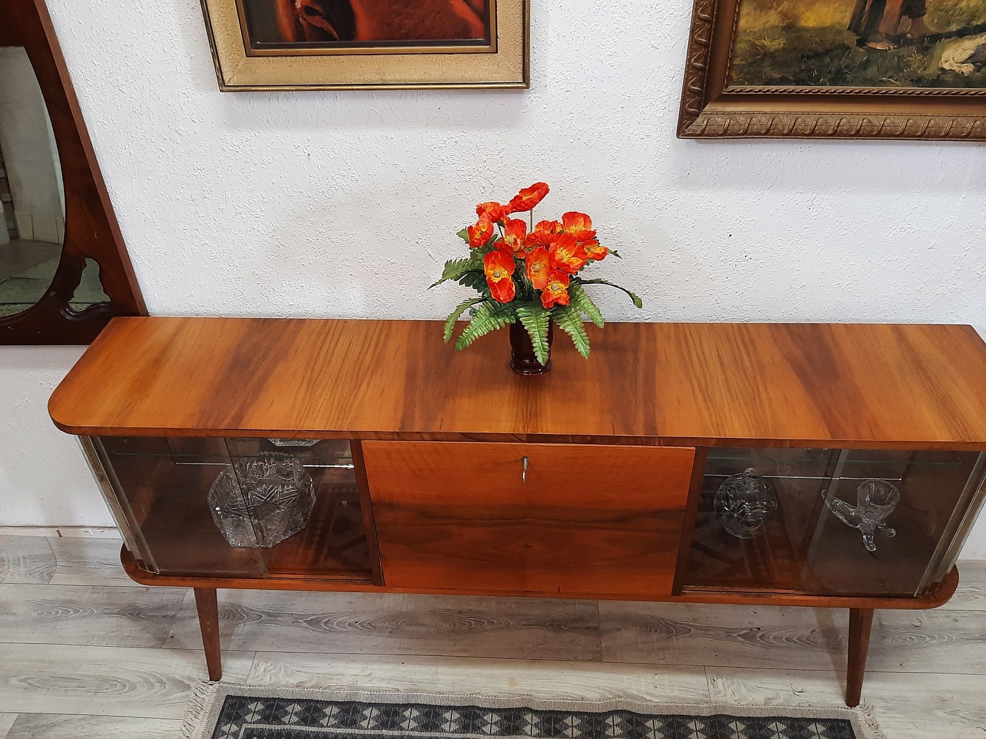 Komoda w stylu art deco po renowacji.