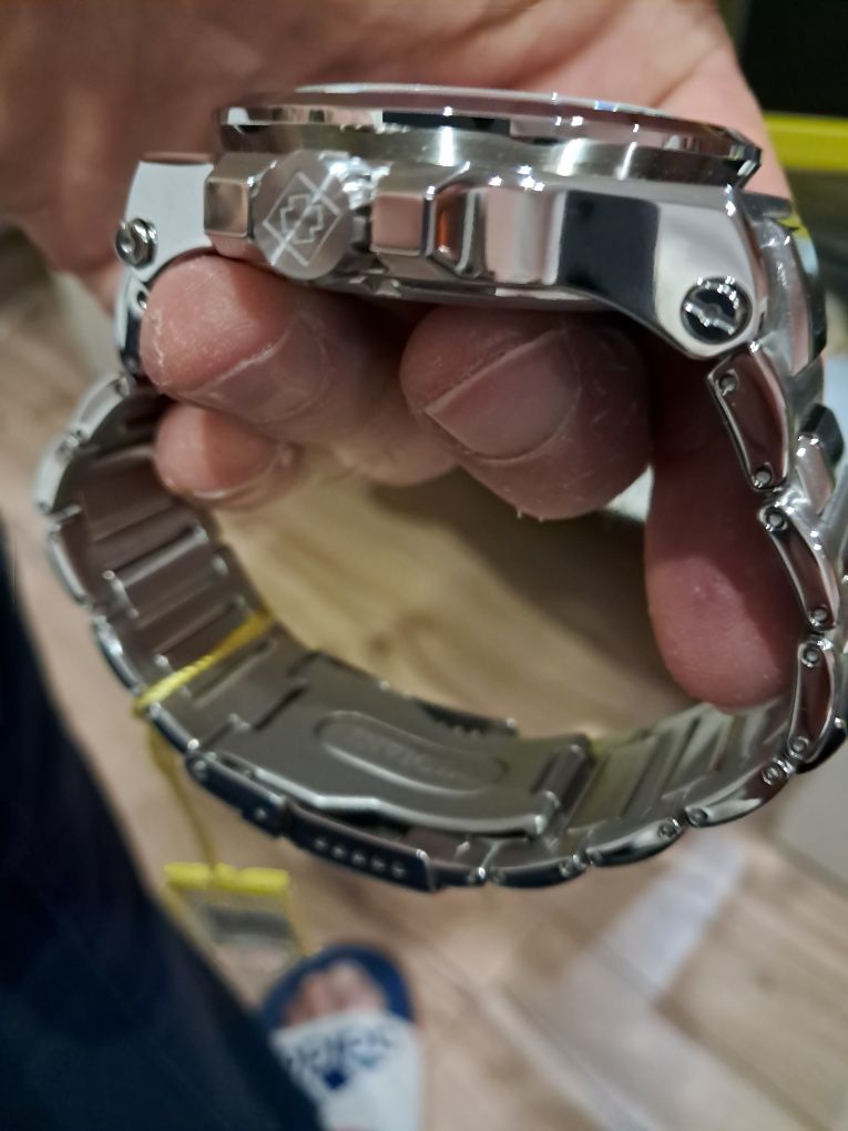 Invicta Akula Nowy Oryginał