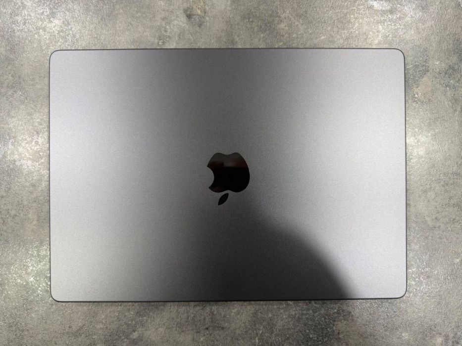 Macbook pro m4 2024 16/512 майже новий