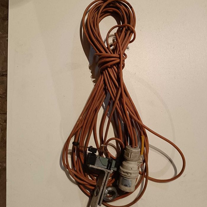 Winda Geda Comfort w komplecie z dodatkowym napędem Geda Lift. 27mb