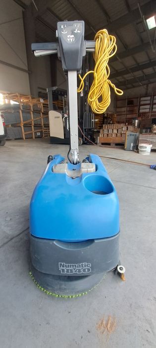 Maszyna do mycia podłóg Numatic TT 1840