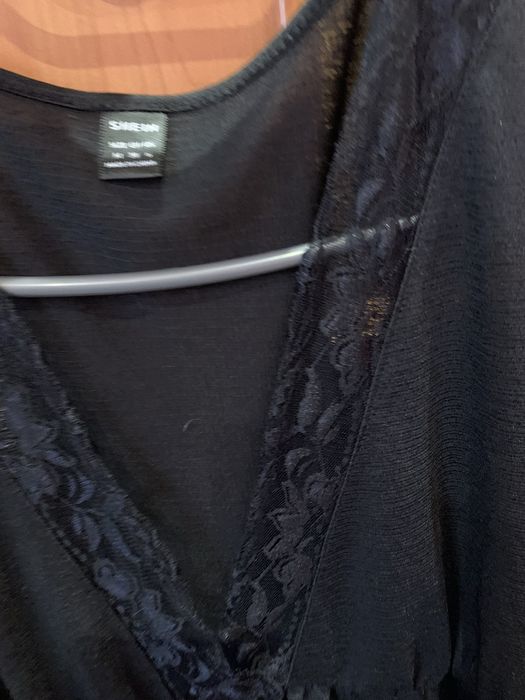 Czarna tunika z koronka