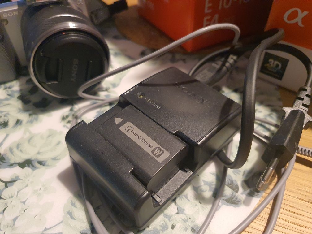 Aparat Sony NEX-5 Komplet z dodatkowym obiektywem Sony E 10-18mm, F4