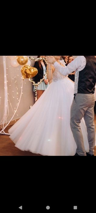 Suknia ślubna księżniczka brokat