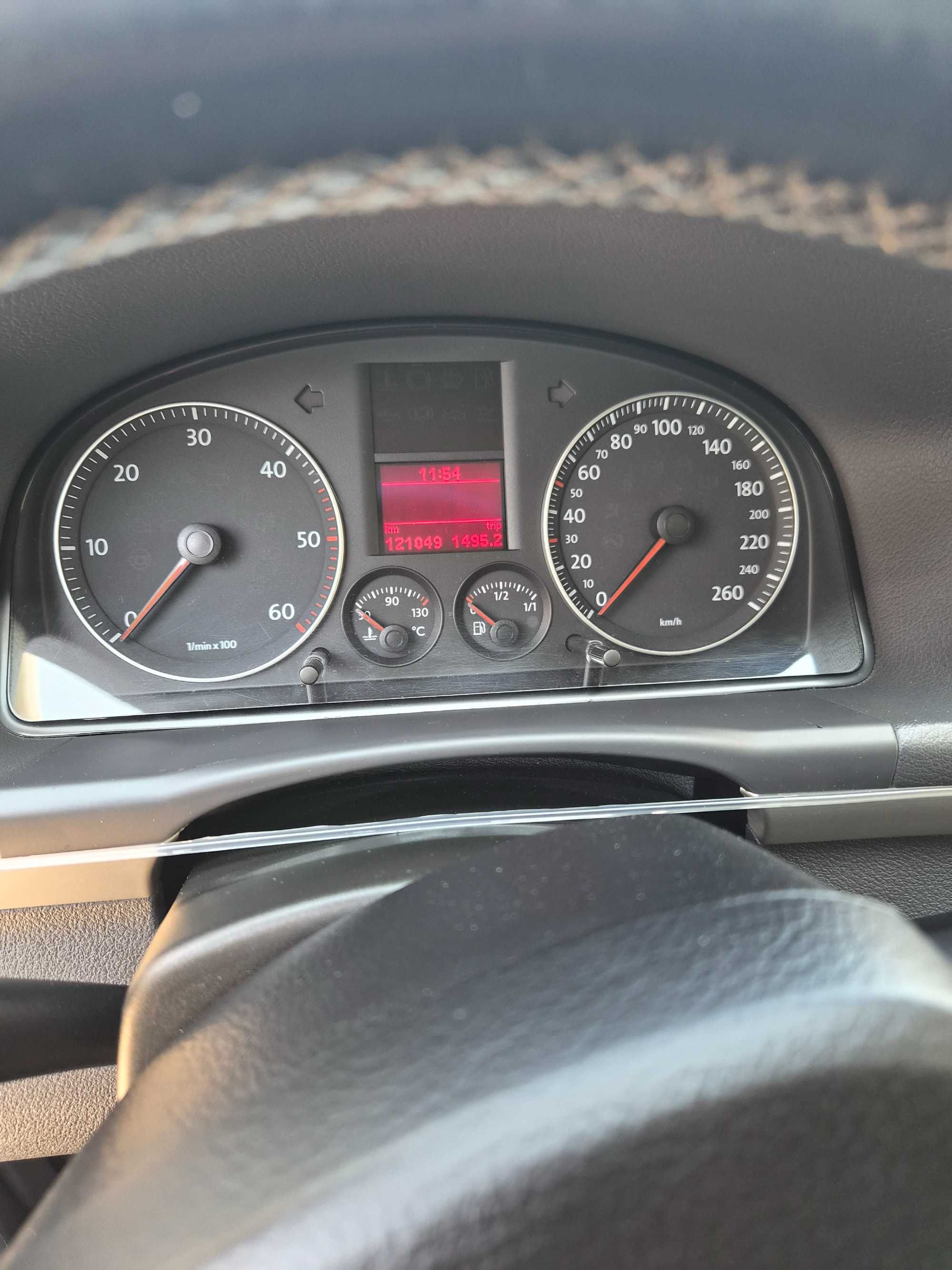 VW Touran 2004 – 7 lugares – 120.000 km – €8.000