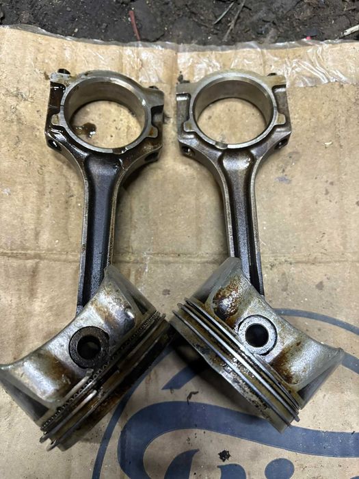 Коленвал Шкив коленвала Насос масляный Шатун Поршень Крышка Ford Focus