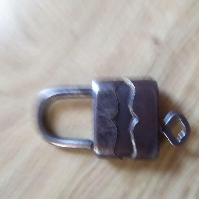 Stara kłódka sprawna Walentynki