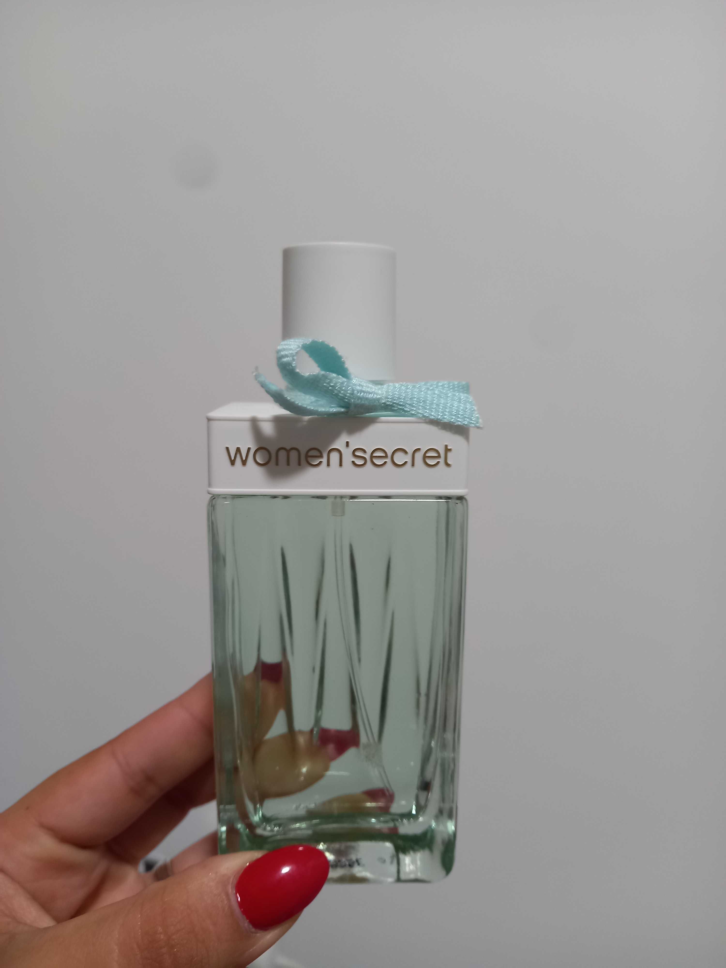 Perfume woman secret
