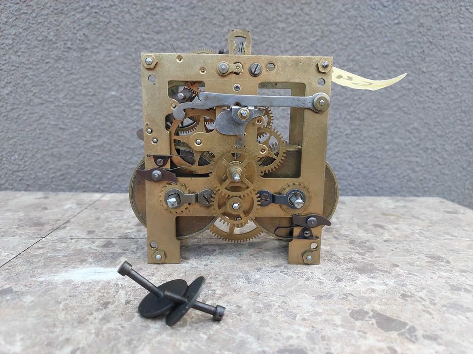 649 Mechanizm starego zegara ściennego GB Becker P42 sprawny