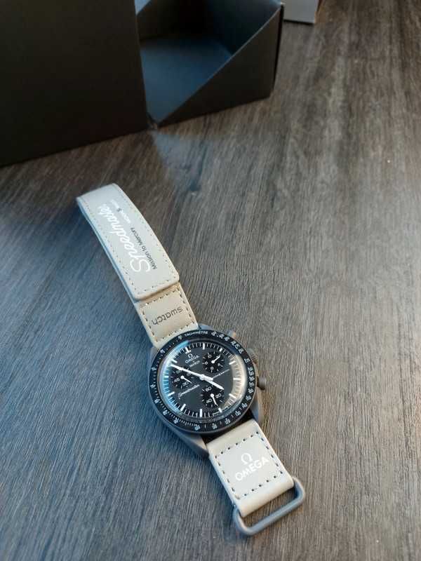 Omega x Swatch SO33A100 Merkury：Bioceramika Srebrna