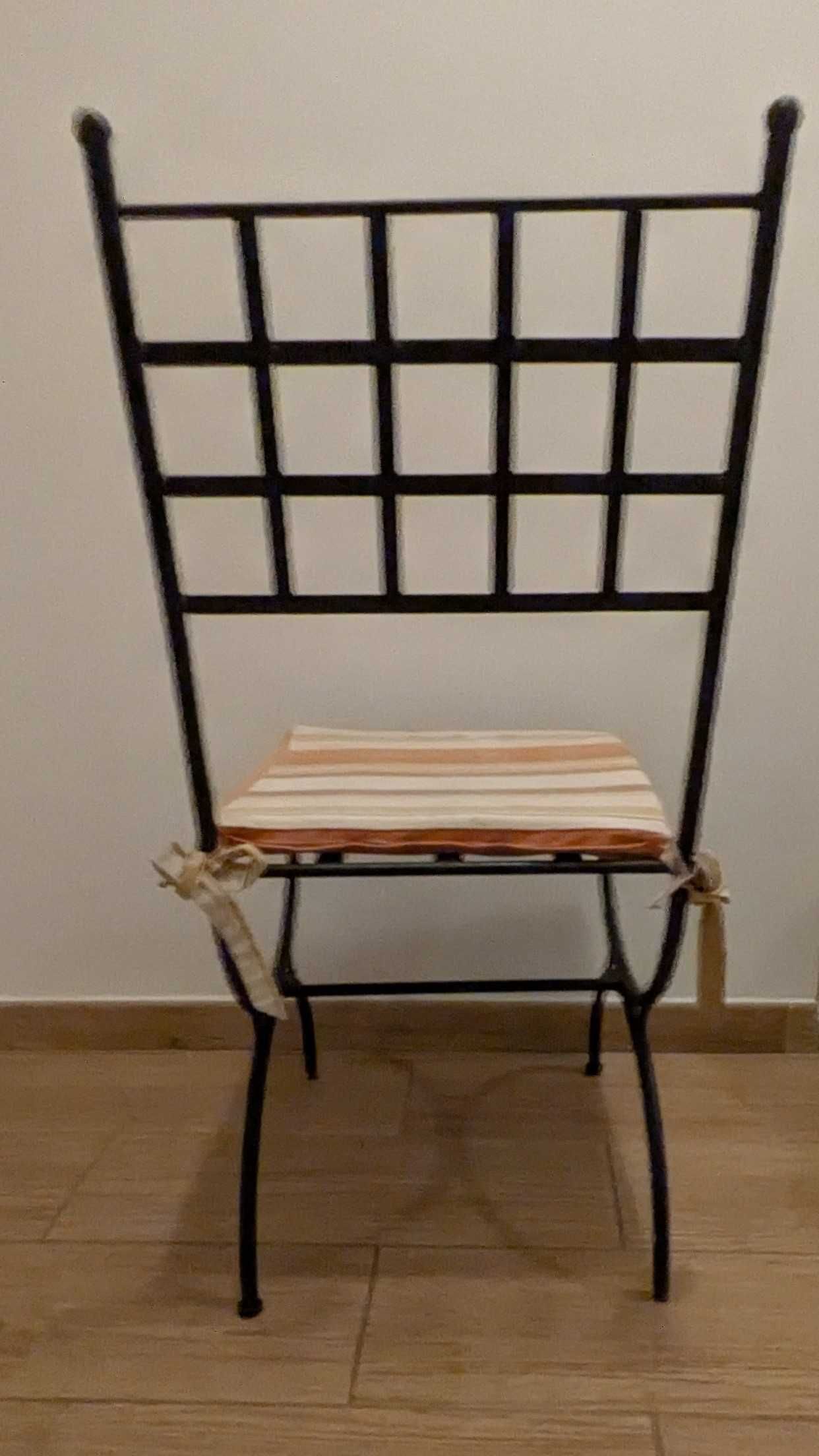 Mesa de cozinha e 4 cadeiras