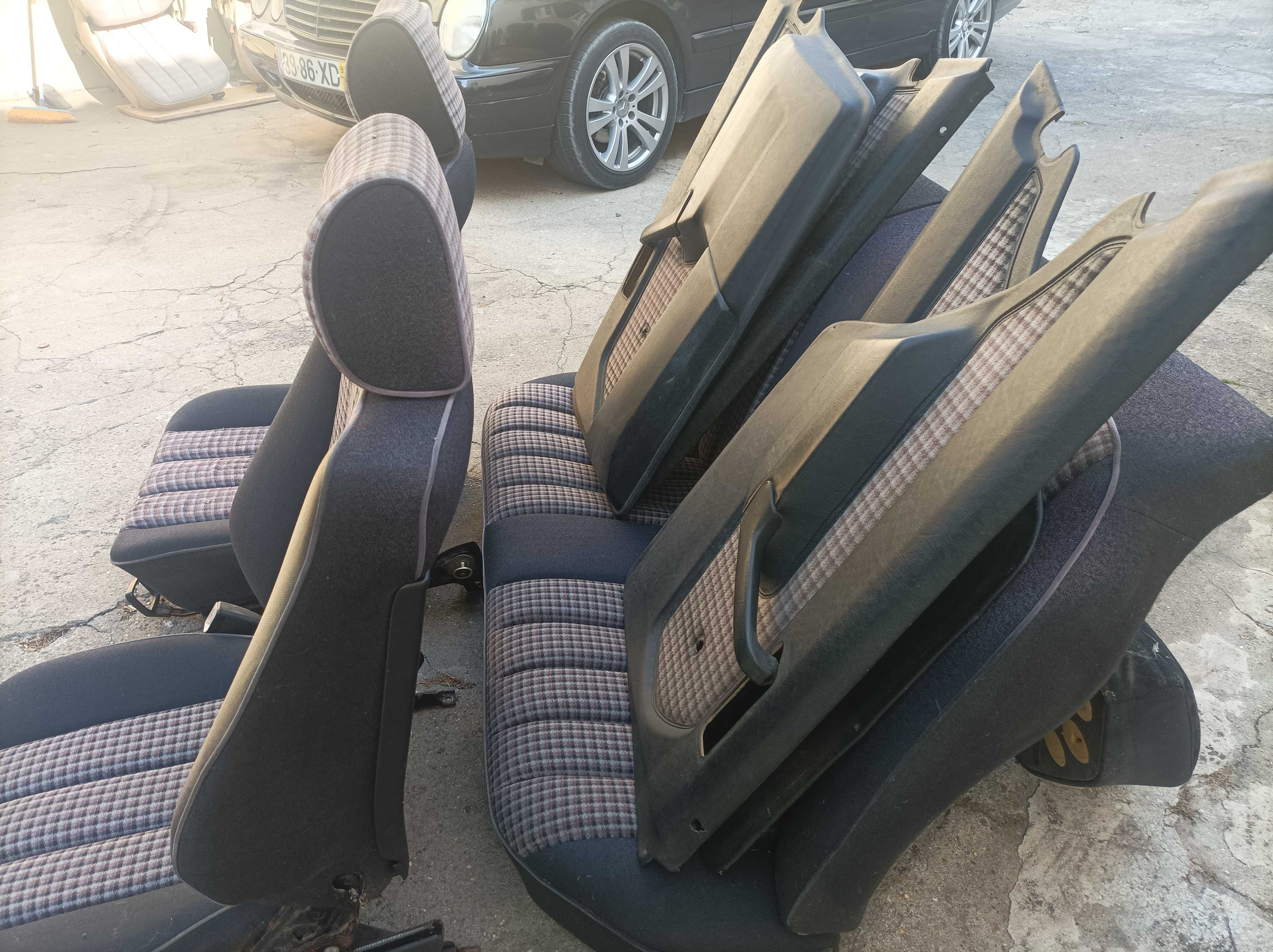 Conjunto bancos e forras de porta Mercedes 190 - Sportline
