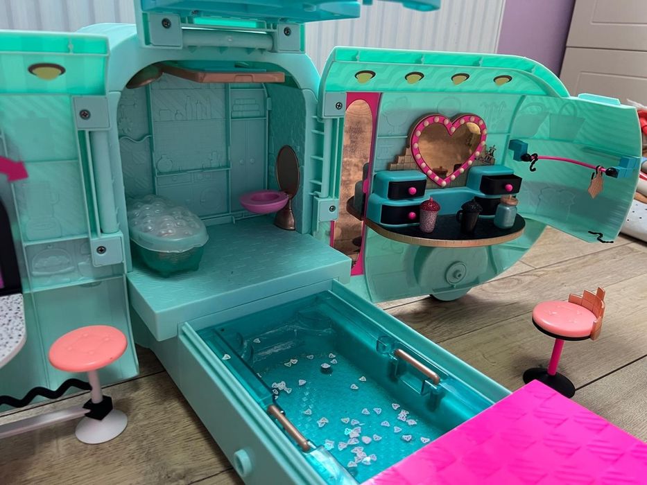 Автобус LOL. ЛОЛ