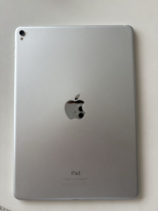 IPad Pro 9,7” 128GB WiFi, Pecil, capa e bolsa