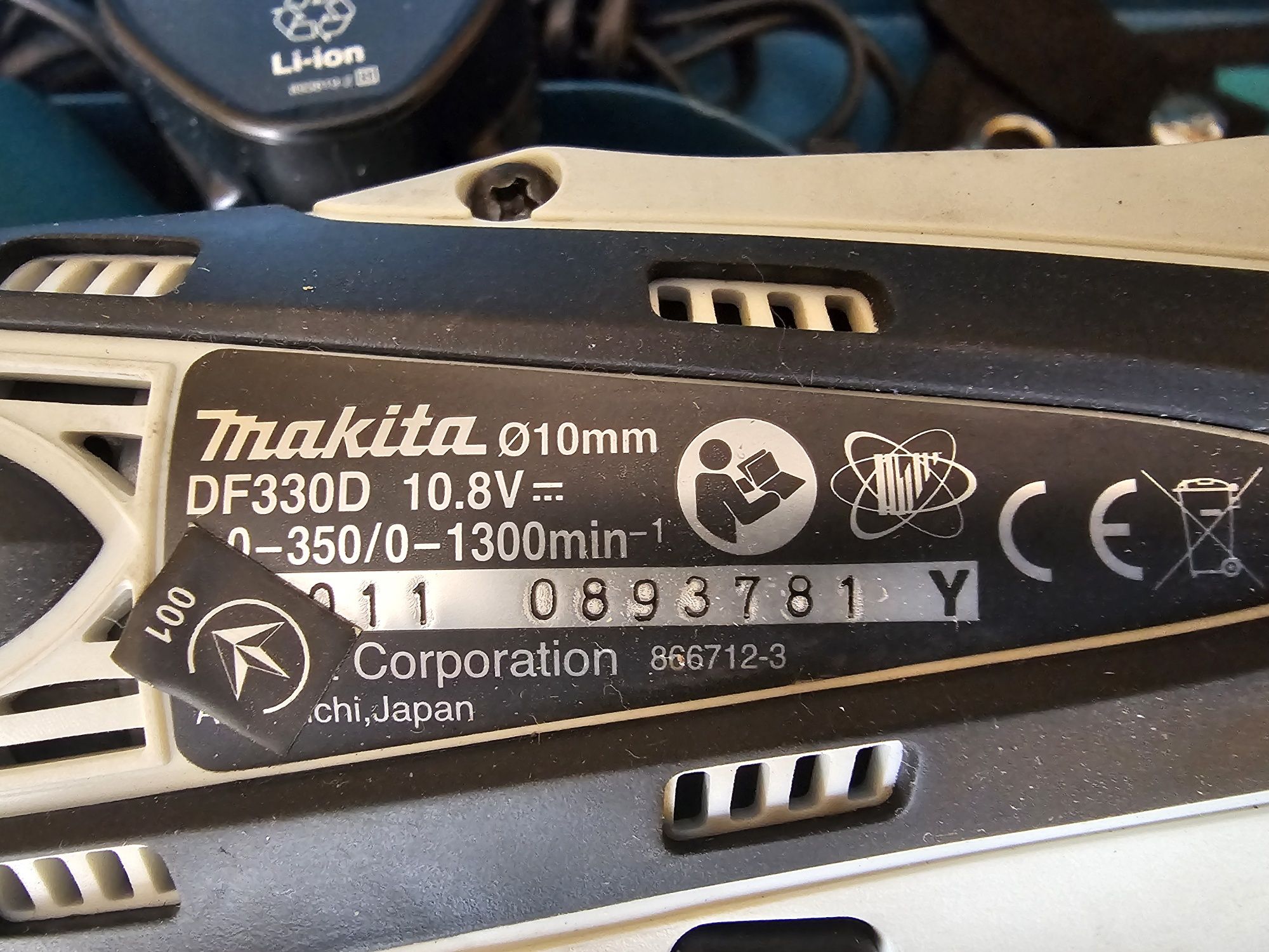 Шуруповерт аккумуляторный Makita DF330DWE