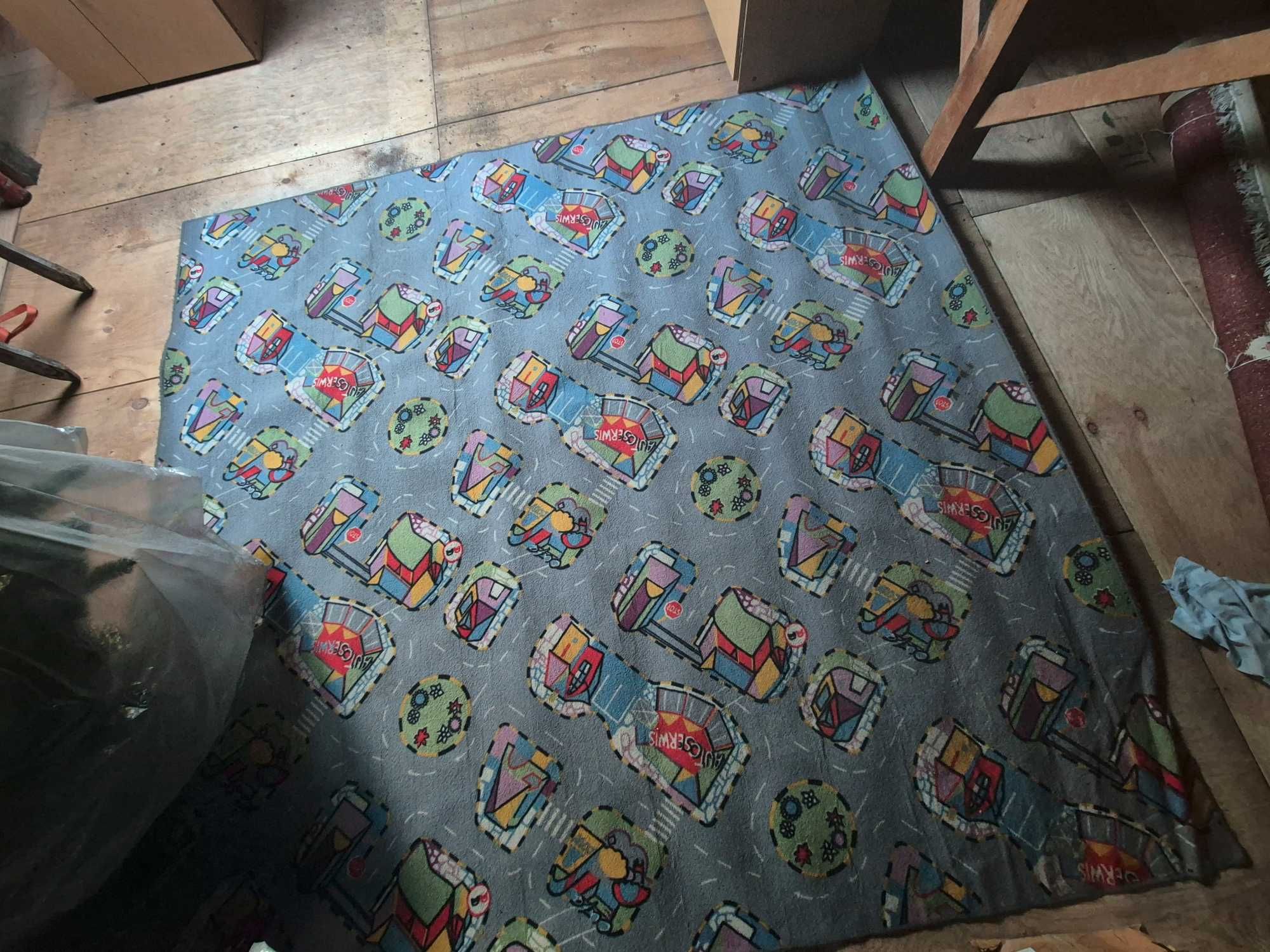 Duzy Dywan 2,80 x 3m. do pokoju dziecka