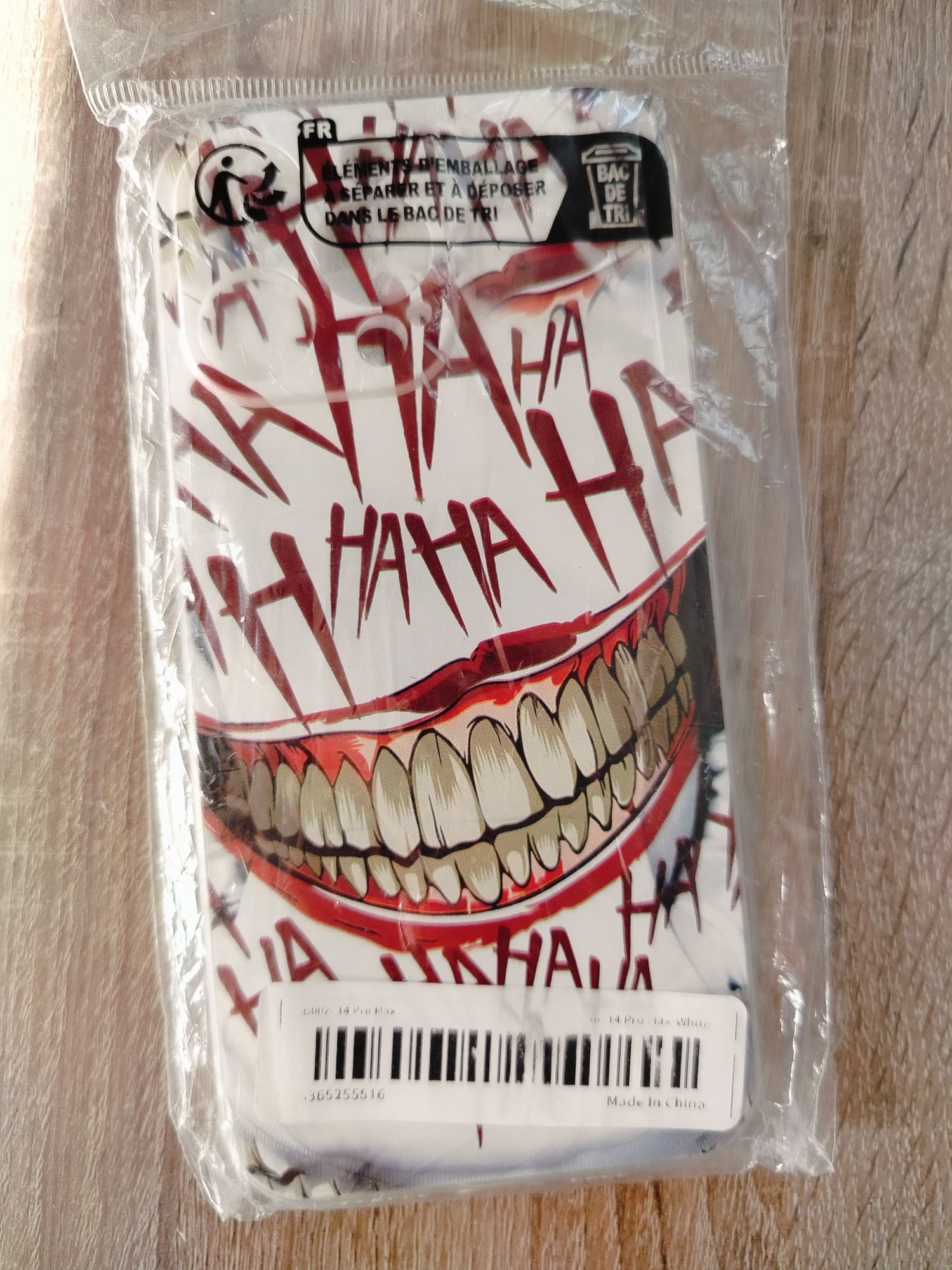 Etui na iPhone z nadrukiem "HAHA" – nowe, oryginalnie zapakowane!