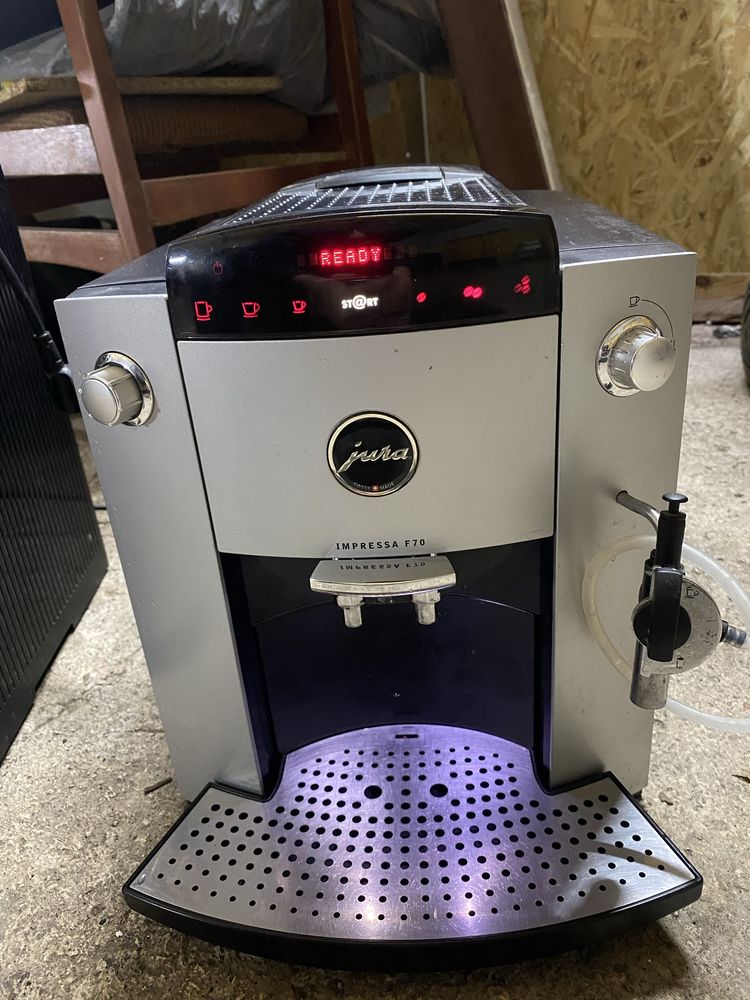 Продам кавоварку Jura