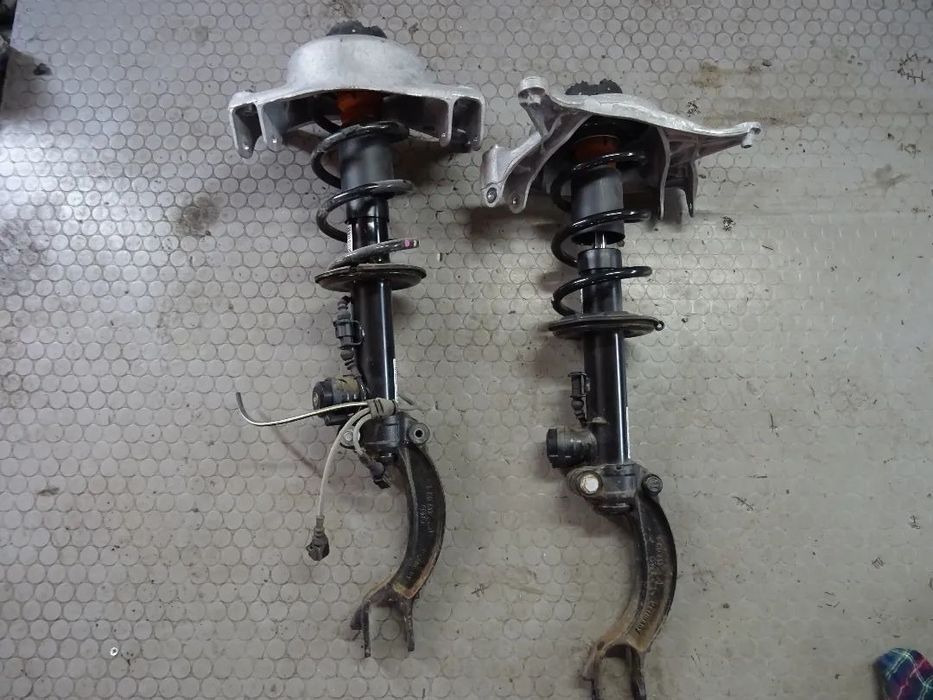 8F0413029B 8F0413030B amortyzator aktywny przod Audi A4 A5 8T czesci