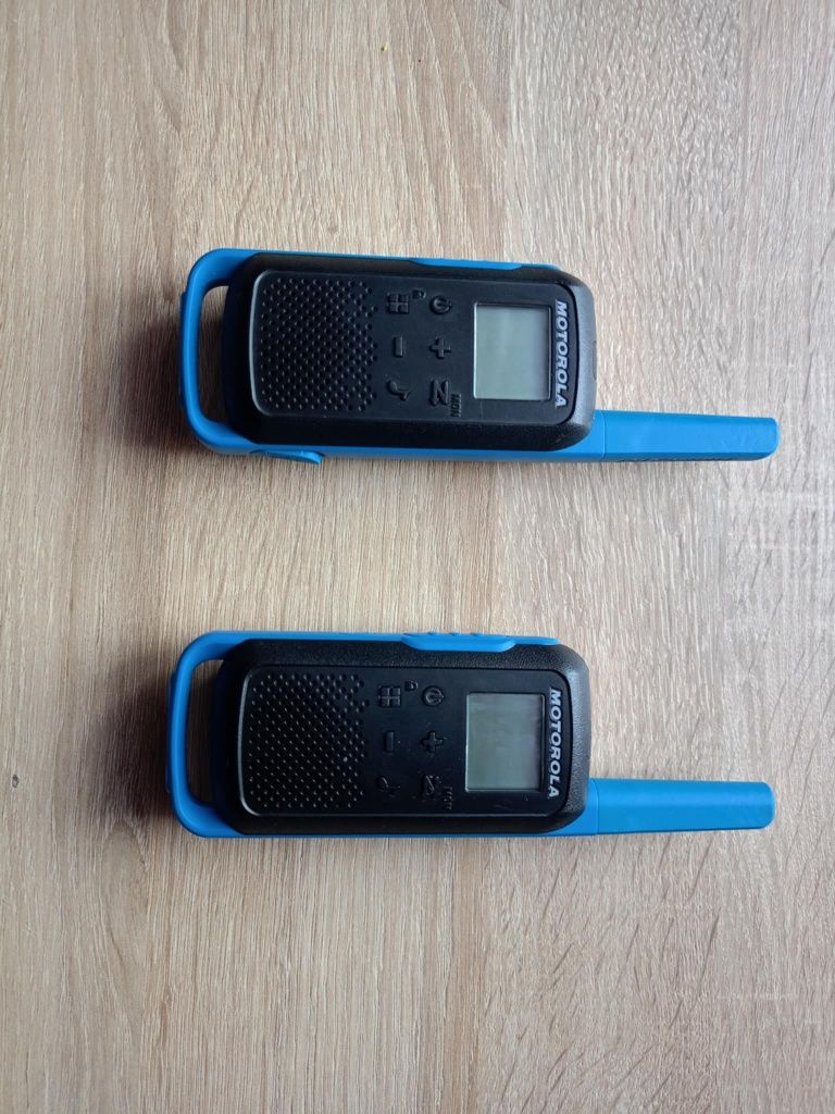 Krótkofalówki Motorola T40 – zestaw 2 sztuki + ładowarka