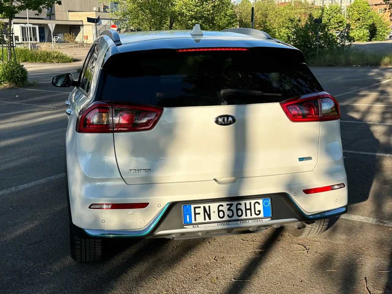 Разборка Kia  Niro бампер Б/у автозапчастини