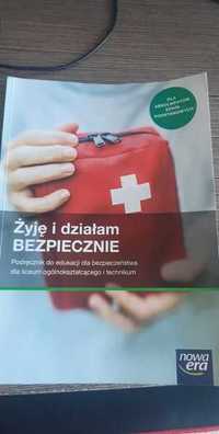 Książka do EDB "Żyje i działam bezpiecznie"