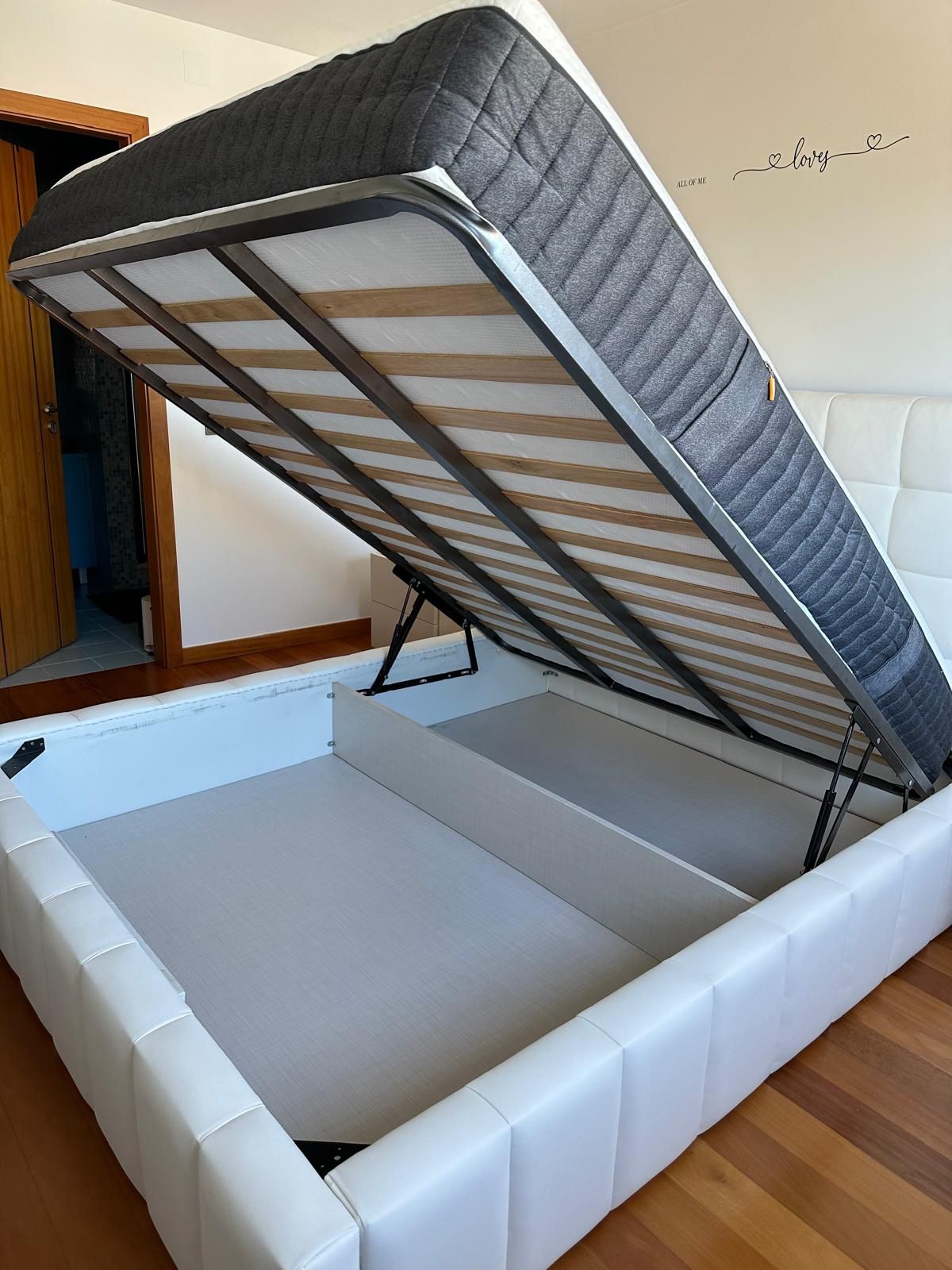 Cama de casal com colchão