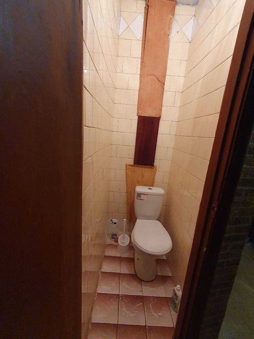 Продається двокімнатна квартира в самому центрі міста