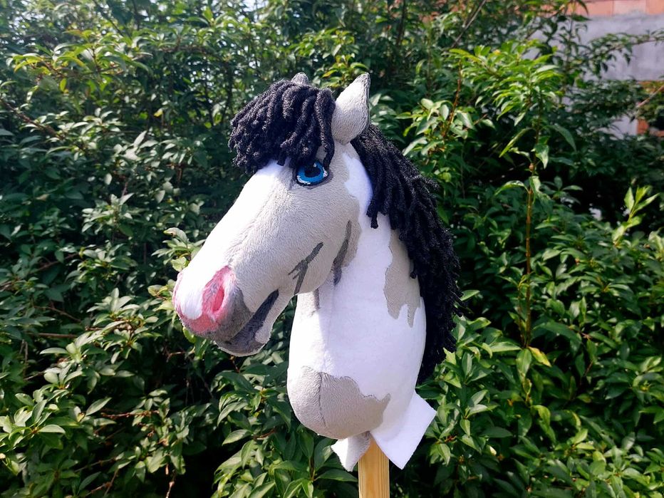 Szary Hobby Horse