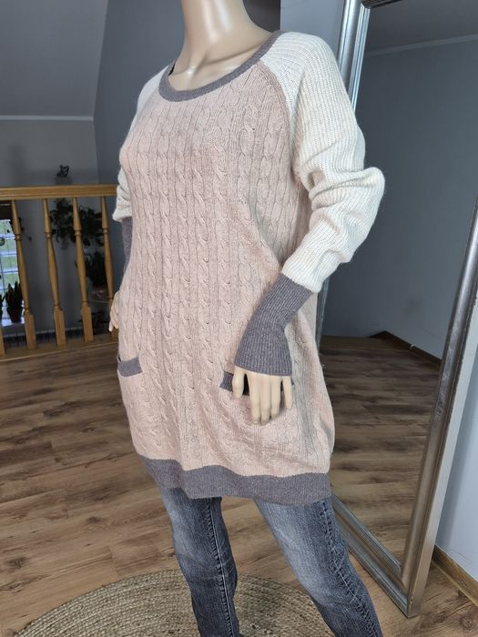 Beżowy sweter damski z kieszeniami, warkoczowy splot, wełna angora, ro