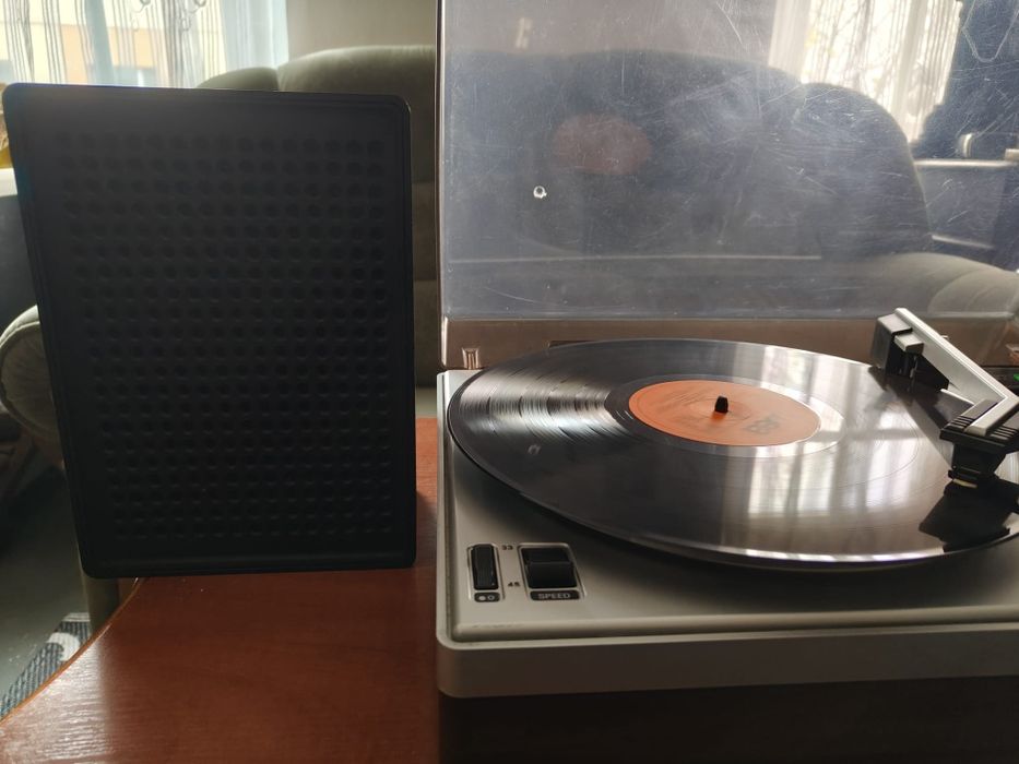 Gramofon Philips 827