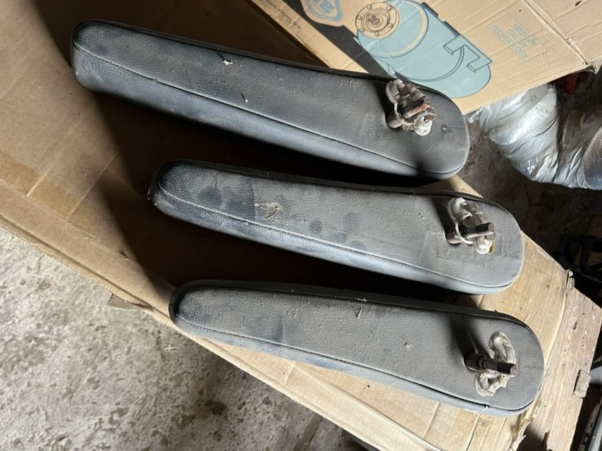 Пiдлокотники для сiдiнь