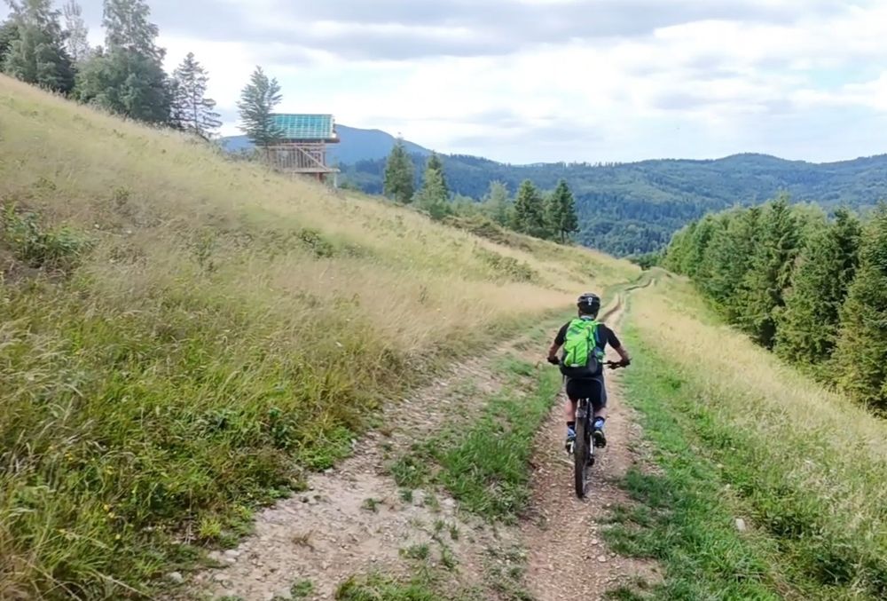 Dron DJI neo z radiem - śledzenie