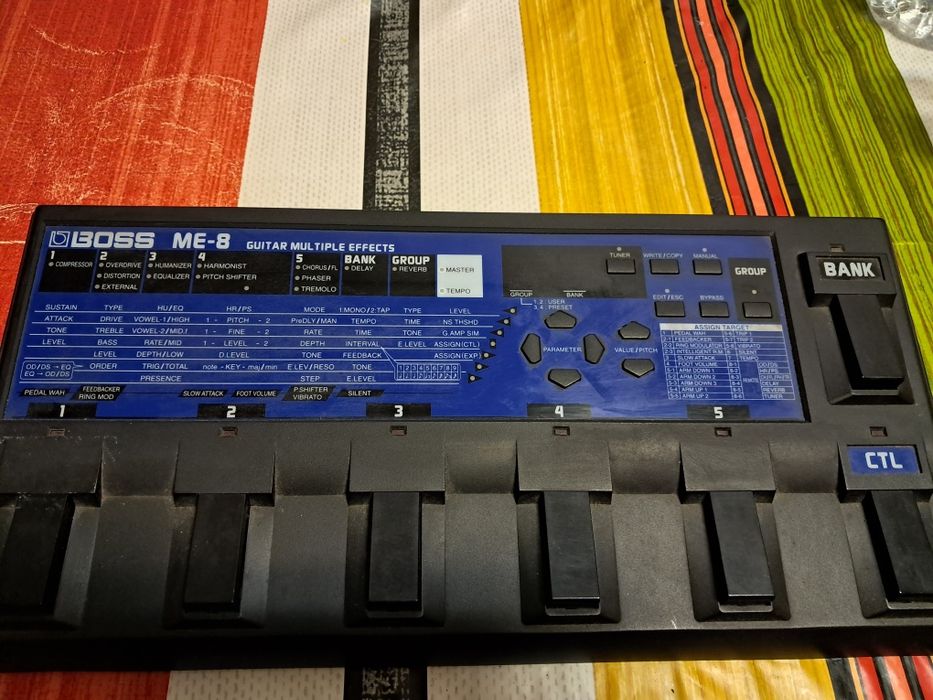 Boss me-8 pedaleira de efeitos